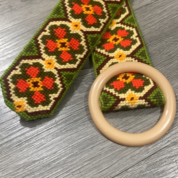 70’s Vintage Boho Hand Sewn Cross Stitch Floral Belt Size S - Picture 4 of 9